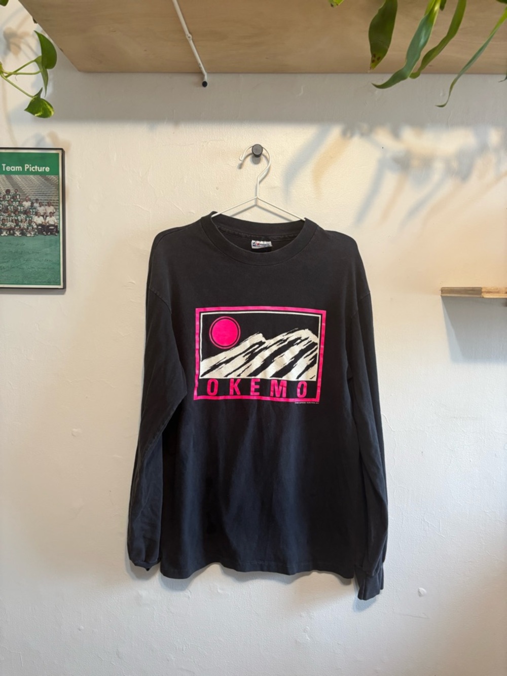 Vintage Okemo Black/Hot Pink Tee
